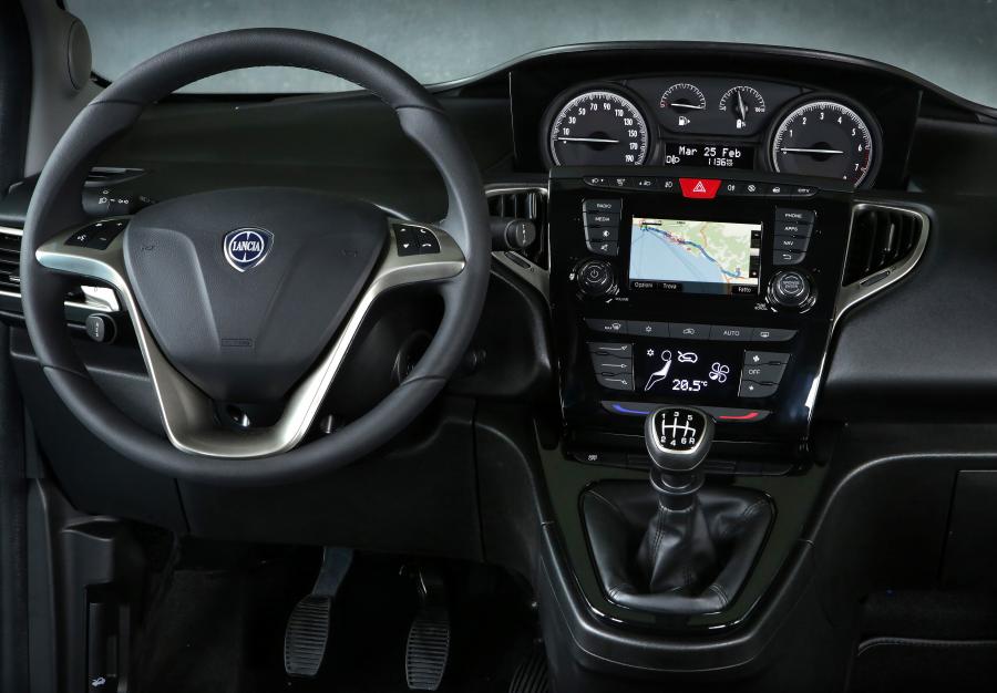 Торпедо Lancia Ypsilon Hybrid EcoChic Maryne (846) 2020 года  (фото 18 из 32)